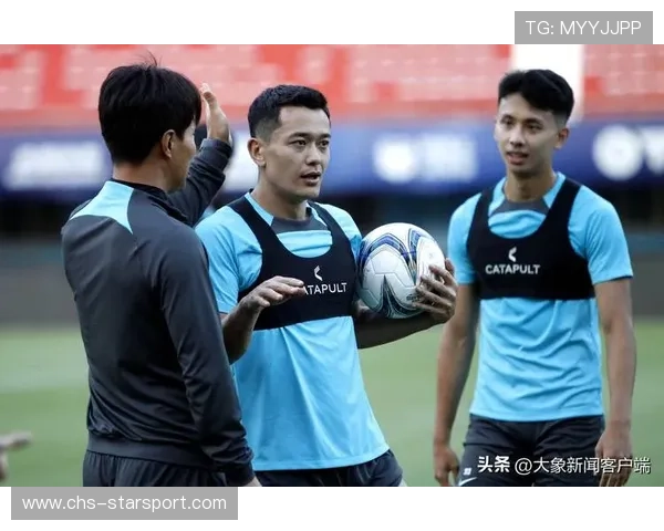 球队新援首次亮相表现出色，球队引援